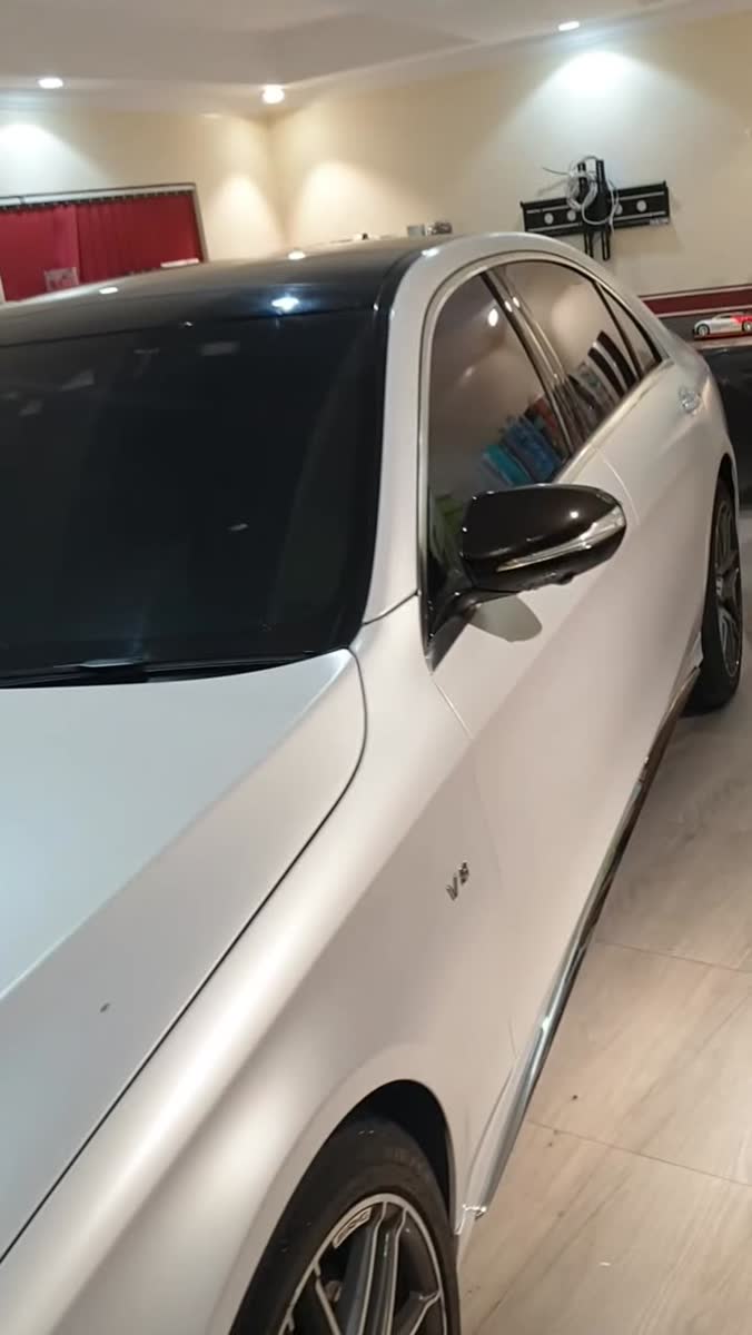 Mercedes-Benz: Detail